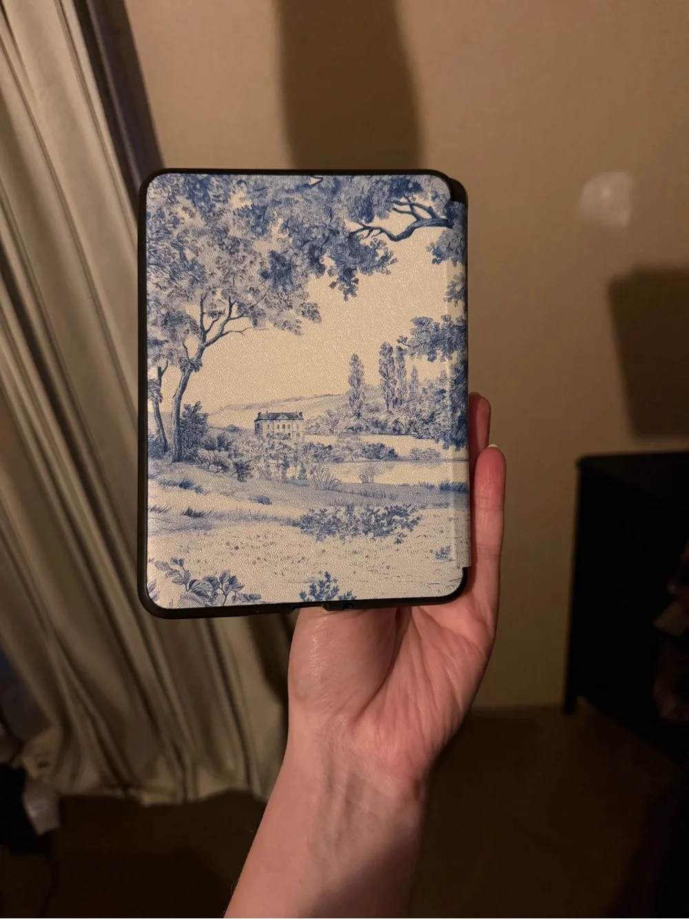 Blue Toile Scenic Compact Case for Kindle Paperwhite 7”